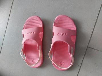 Nieuw Decathlon nabaiji slippers 25-26 beschikbaar voor biedingen