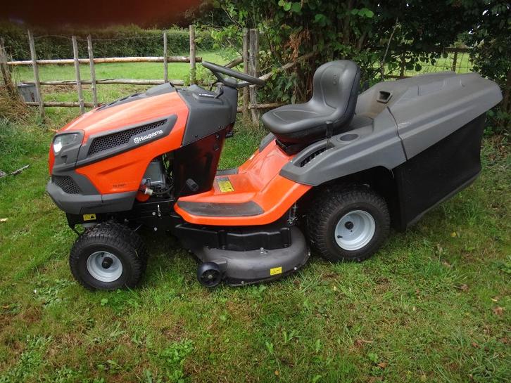 Tracteur tondeuse husqvarna comme neuf, Jardin & Terrasse, Tondeuses autoportées, Utilisé, 90 à 120 cm, Démarrage électrique, Bac de ramassage