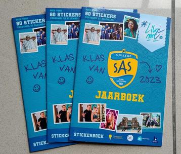 Stickerboek Like Me Jaarboek *COMPLEET* beschikbaar voor biedingen