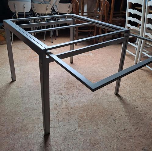 Metalen tafel met glazen blad (uittrekbaar), Huis en Inrichting, Tafelonderdelen, Tafelblad, Glas, Ophalen
