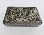 Antieke metalen doos – mooi bewerkt – opschrift Teniers, Verzamelen, Ophalen of Verzenden, Gebruikt, Koek(jes)