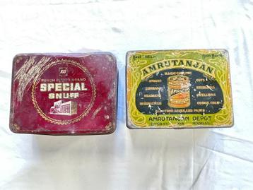 2 oude blikken dozen Snuff Amrutanjan beschikbaar voor biedingen