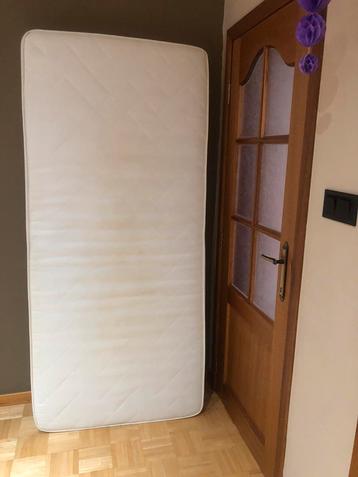 Matras beschikbaar voor biedingen