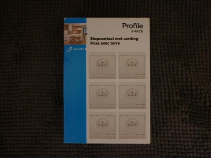 Stopcontacten 16a 230v inbouw baby safe., Doe-het-zelf en Bouw, Elektriciteit en Kabels, Nieuw, Stopcontact, Ophalen