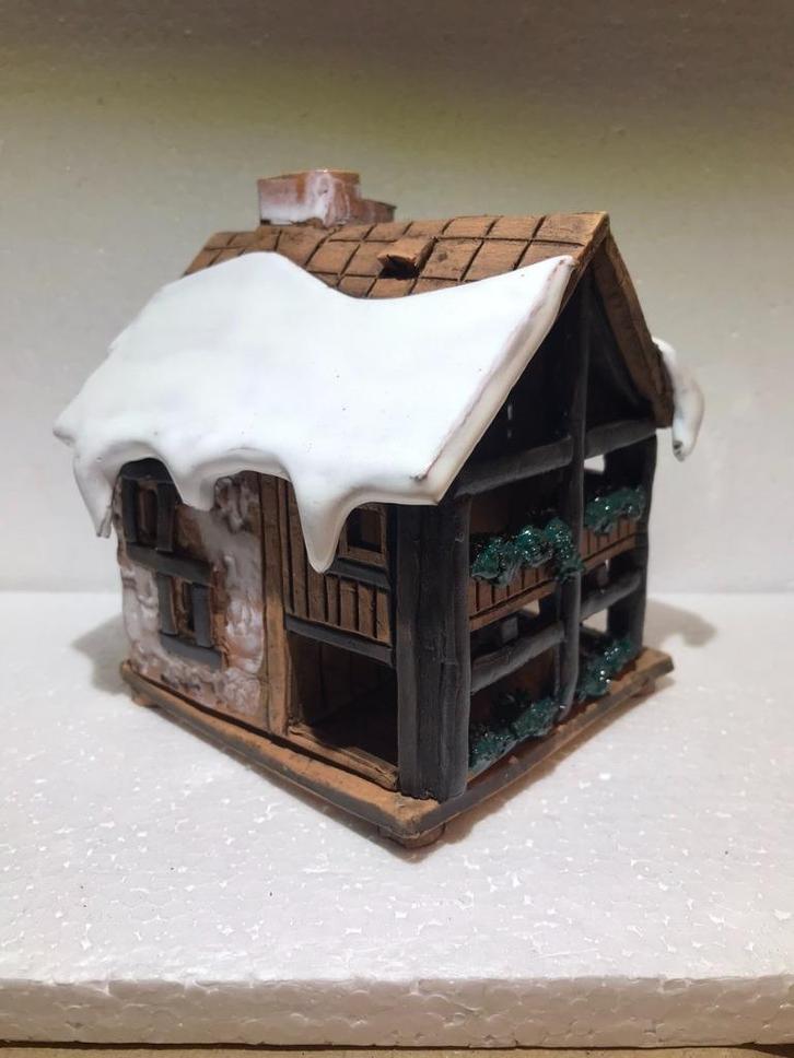 Keramisch kersthuis M39, Diversen, Kerst, Nieuw, Ophalen of Verzenden