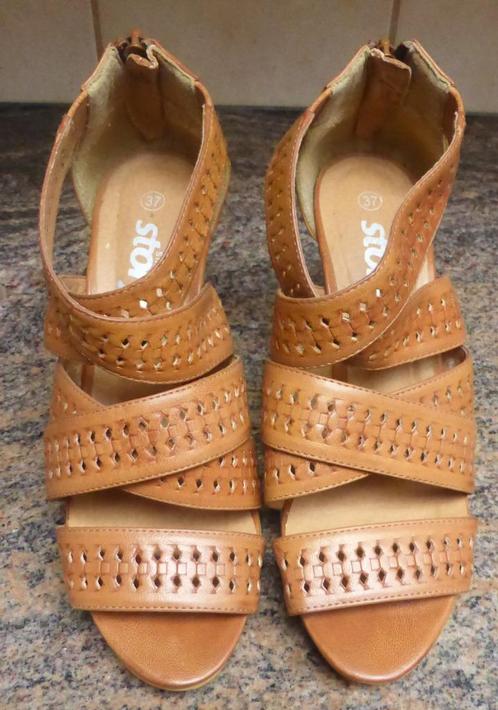 Pumps - hakken 10 cm - Cognackleur - 37 - Story - € 15, Kleding | Dames, Schoenen, Zo goed als nieuw, Pumps, Overige kleuren, Ophalen of Verzenden
