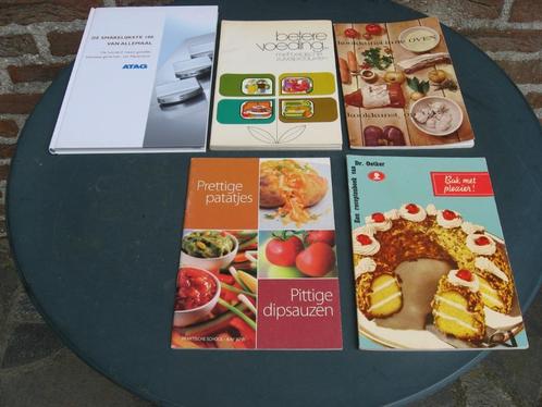 5 oude kookboekjes :Atag, KAV, Nestor Martin, dr. Oetker ..., Livres, Livres de cuisine, Utilisé, Enlèvement ou Envoi