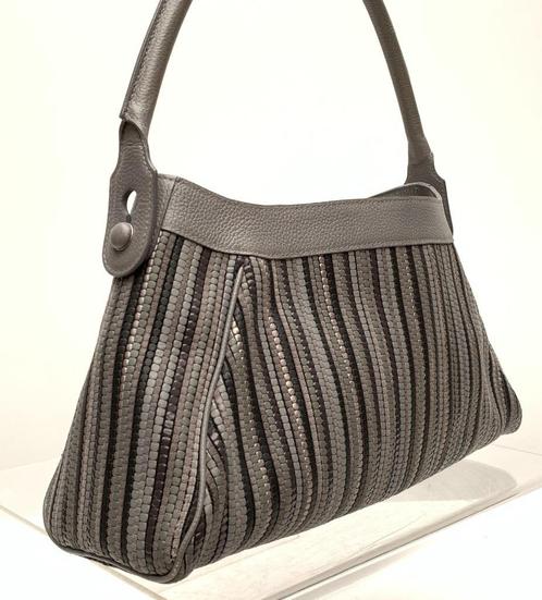 Handtas Delvaux. Meer keuze in onze winkel ook Louis Vuitton, Handtassen en Accessoires, Tassen | Damestassen, Handtas, Ophalen of Verzenden