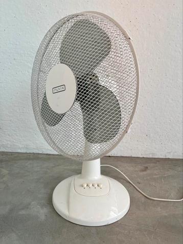 Ventilator wit grijs Inuvik beschikbaar voor biedingen
