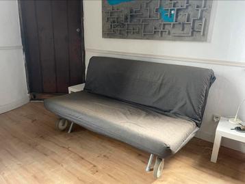 Canapé convertible beschikbaar voor biedingen