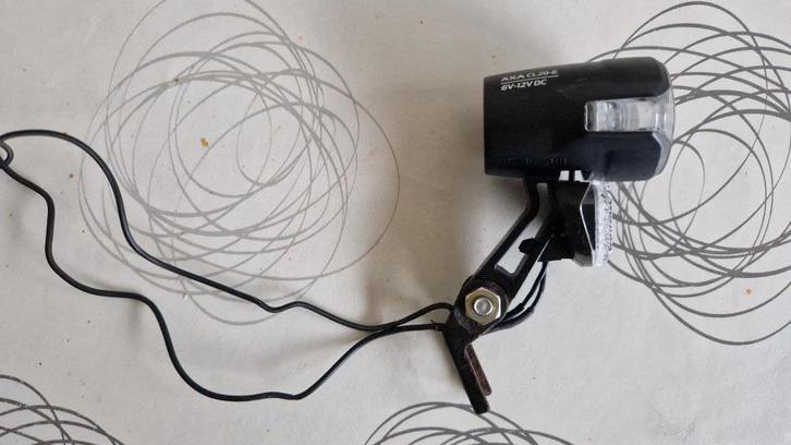 Koplamp fiets e-bike Axa, Vélos & Vélomoteurs, Accessoires vélo | Éclairage de vélo, Phare avant, Utilisé, Accumulateur, Résistant à l'eau