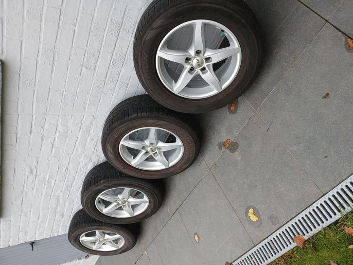 Mooi winterset Audi Q5 steek 5x112 17 inch, Auto-onderdelen, Banden en Velgen, Band(en), Winterbanden, 17 inch, Ophalen