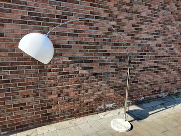 Vintage design lamp beschikbaar voor biedingen