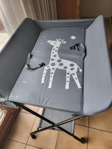 Table à langer pliante beschikbaar voor biedingen