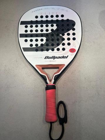 Padel Racket BULLPADEL ELITE W 2024 beschikbaar voor biedingen