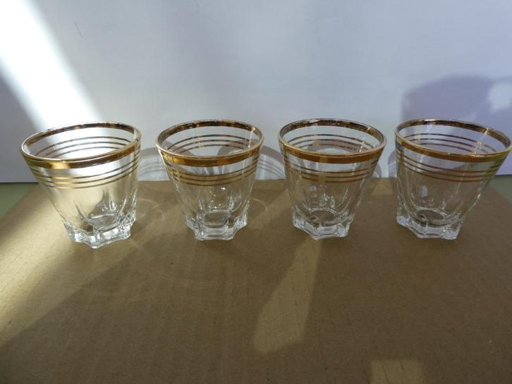 Vier oude borrelglazen shotglazen, Verzamelen, Glas en Drinkglazen, Gebruikt, Borrel- of Shotglas, Ophalen of Verzenden