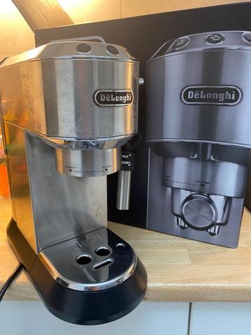 Machine à expresso De'Longhi Dedica EC685, Electroménager, Dosettes et capsules de café, Tuyau à Vapeur, 2 à 4 tasses, Comme neuf
