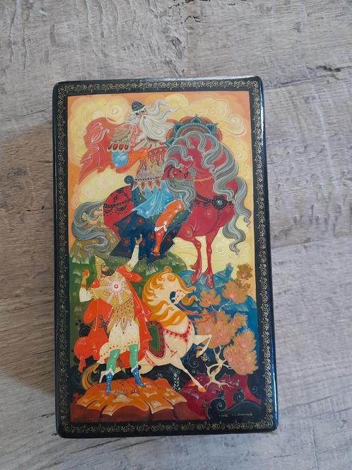 Russische lakdoos, Antiek en Kunst, Antiek | Overige Antiek, Ophalen of Verzenden