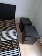 Bedframe ikea 180x200 cm en nachtkastjes met geruikssporen, Huis en Inrichting, Slaapkamer | Complete slaapkamers, Ophalen, Gebruikt