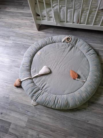 Rond speelkleed nobodinzo beschikbaar voor biedingen