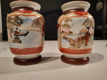 Jolie paire de vases kutani en porcelaine japonaise, taisho