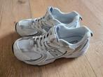 Baskettes new balance 34 unisexe, Sports & Fitness, Korfbal, Enlèvement, Comme neuf