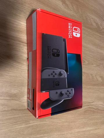 Nintendo switch + games + accessoires + SD kaart beschikbaar voor biedingen