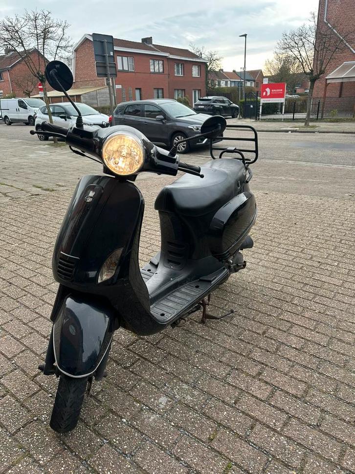 A klasse - Gts toscana, Fietsen en Brommers, Scooters | Overige merken, Zo goed als nieuw, Klasse A (25 km/u), Benzine, Ophalen