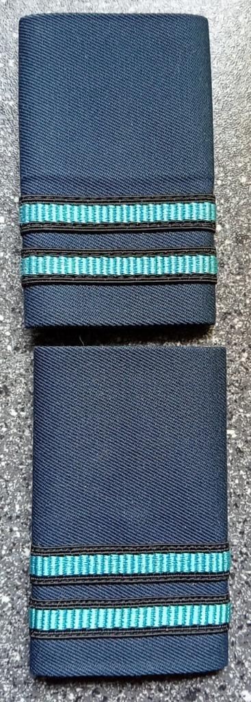 2 grades de Lieutenant  de la Force Aérienne ., Collections, Objets militaires | Général, Armée de l'air, Enlèvement ou Envoi