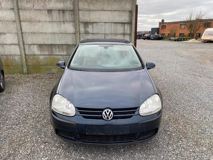 VW golf 5, Auto's, Volkswagen, Particulier, Golf, Diesel, Euro 4, 3 deurs, Automaat, Blauw, Beige, Stof, Ophalen