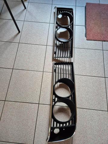Bmw e24 zwarte grille links en rechts  beschikbaar voor biedingen