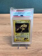 Rocket's Zapdos Holo PSA 8 - #145 - Japanese Gym Challenge, Foil, Losse kaart, Zo goed als nieuw, Verzenden