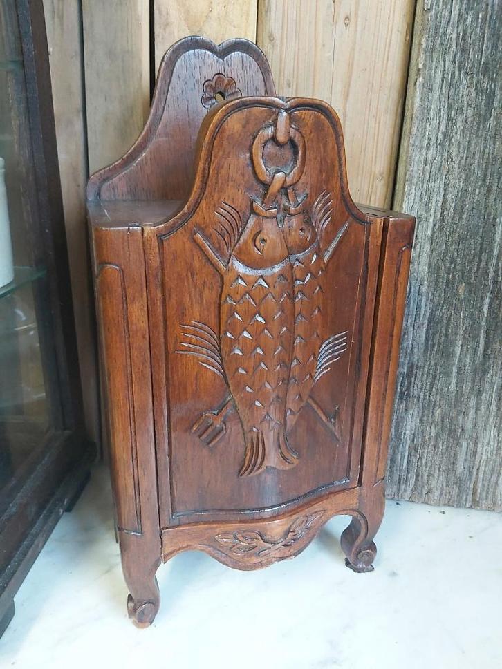 Prachtig antiek frans houten zoutkastje / meelkastje, Antiquités & Art, Antiquités | Ustensiles de cuisine, Enlèvement ou Envoi