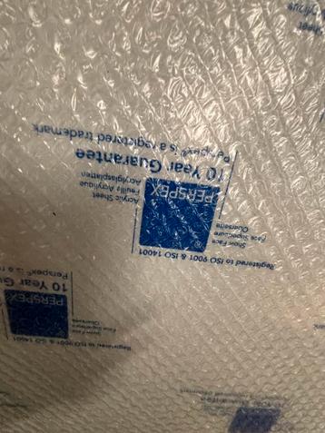 Plexiglas wit 300 cm x 110cm  x 4 mm beschikbaar voor biedingen