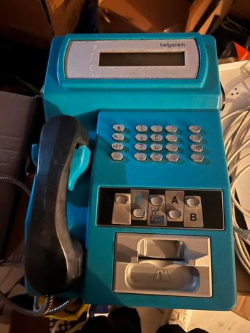 Telephone de cabine Belgacom / RTT beschikbaar voor biedingen