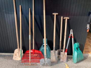 Lot complet d’outils de jardinage beschikbaar voor biedingen