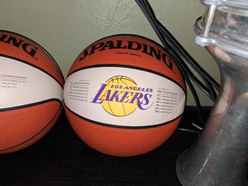 lim. edit. Overwinnings herdenkingsbal LA Lakers NBA 2000  beschikbaar voor biedingen