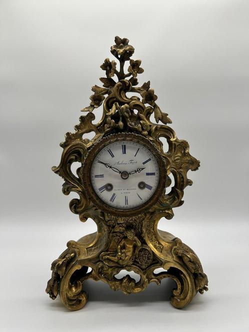 Vergulde bronzen klok uit de Charles X-periode, Antiek en Kunst, Antiek | Klokken, Ophalen of Verzenden