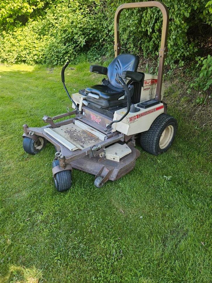 Grasshopper 321 diesel zitmaaier grasmaaier tondeuse, Tuin en Terras, Zitmaaiers, Gebruikt, 120 cm of meer, Mulchfunctie, Ophalen