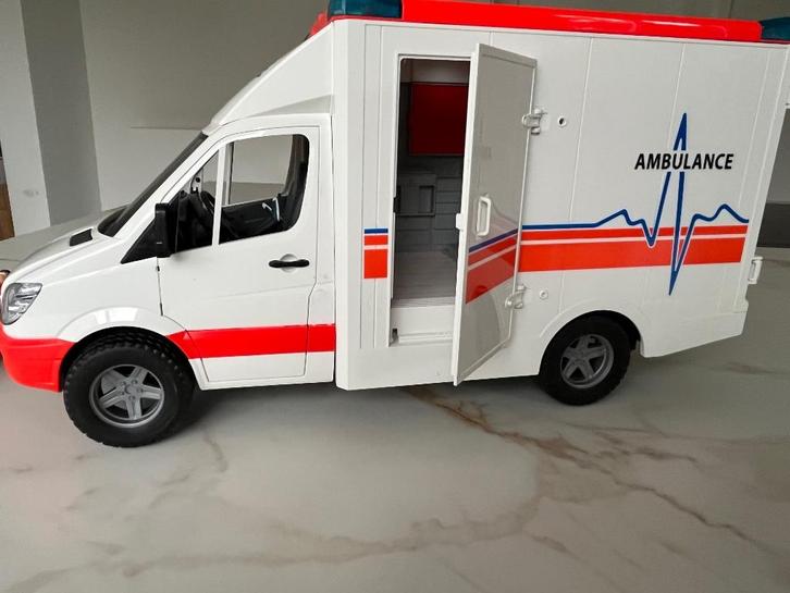 Brudor grote ambulance, Kinderen en Baby's, Speelgoed |Speelgoedvoertuigen, Gebruikt, Ophalen of Verzenden