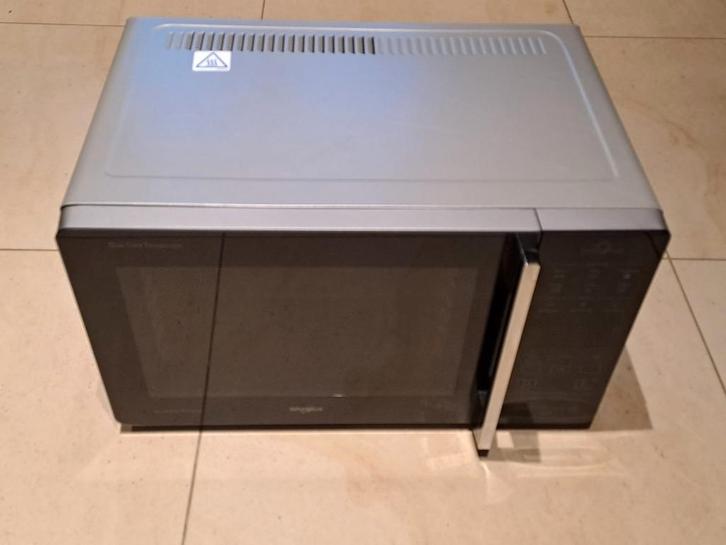 Combi-oven Whirlpool, Electroménager, Micro-ondes, Comme neuf, Autoportant, 45 à 60 cm, Gril, Air chaud, Four, Plaque tournante