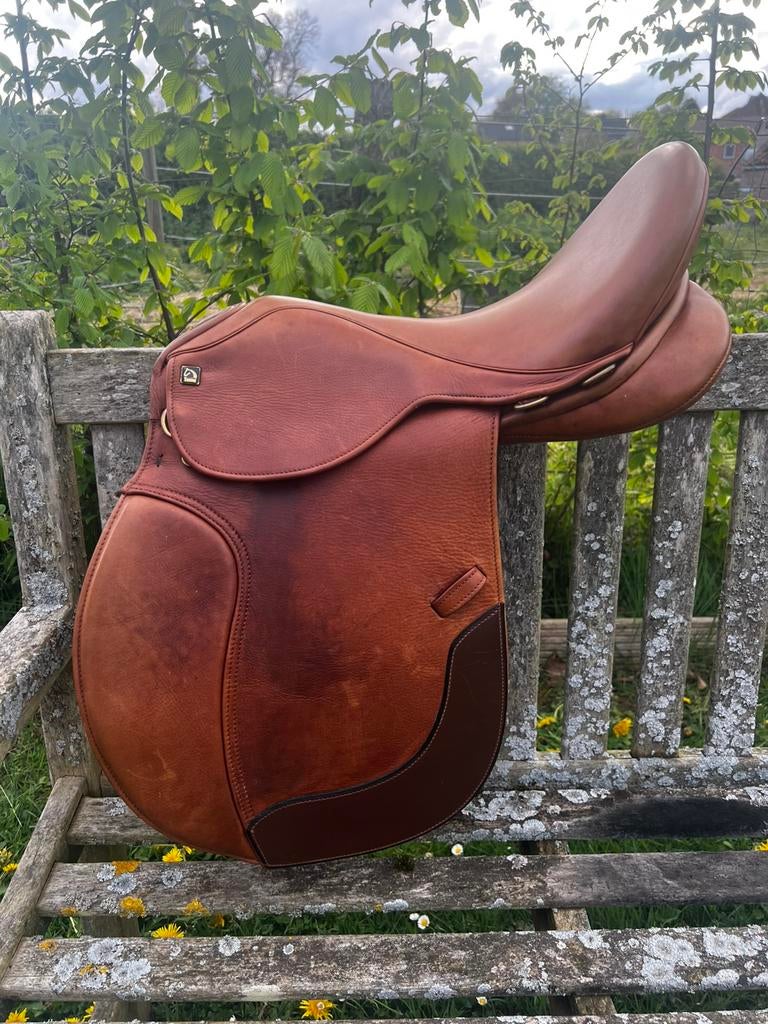 Selle Tattini 17 pouces, Enlèvement, Utilisé, Récréation