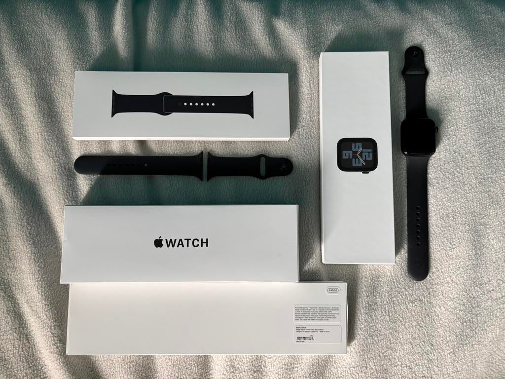 Apple Watch SE 2024 44mm in NIEUWSTAAT, geen gebruikssporen!, Ophalen, Zwart, IOS, Hoogte