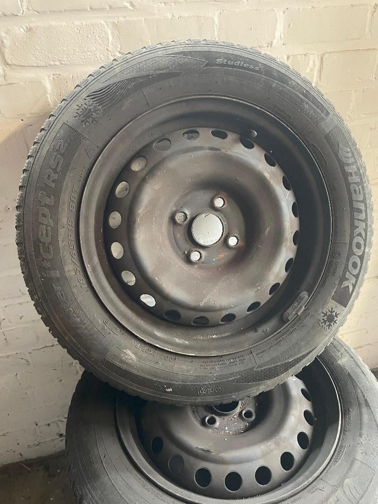 4 originele Kia Rio velgen te koop (inclusief banden), Auto-onderdelen, Banden en Velgen, Ophalen, Gebruikt, Velg(en), All Season