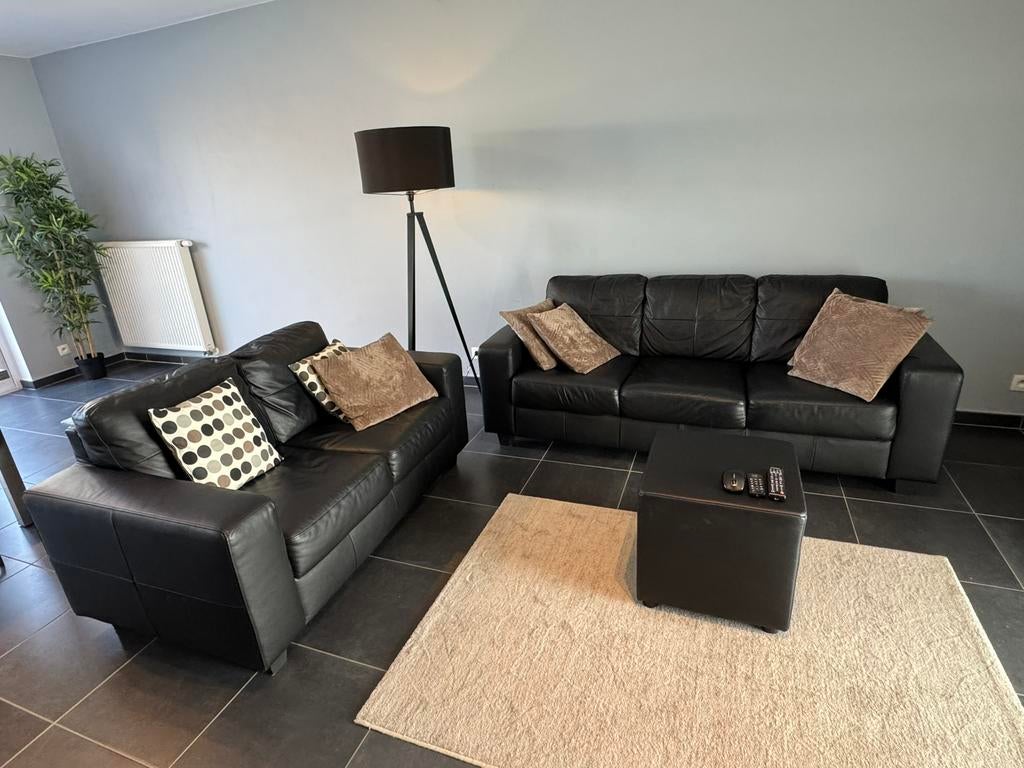 Skai zithoek 3zit + 2zit + poef te koop, Ophalen, Zo goed als nieuw