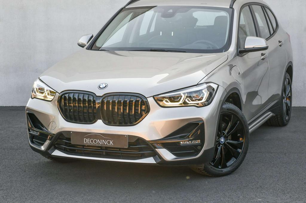 BMW X1 X1 PHEV 1.5iA xDrive25e *LEDER*LED*HEAD-UP*AUTO KLIMA, Autos, BMW, Argent ou Gris, Achat, Euro 6, Entreprise