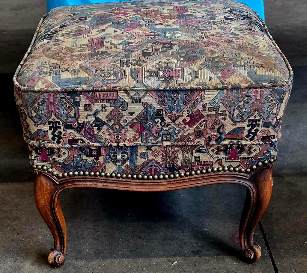 voetenbank,poef met een oosterse kelim bekleding, Ophalen, Zo goed als nieuw, Vierkant