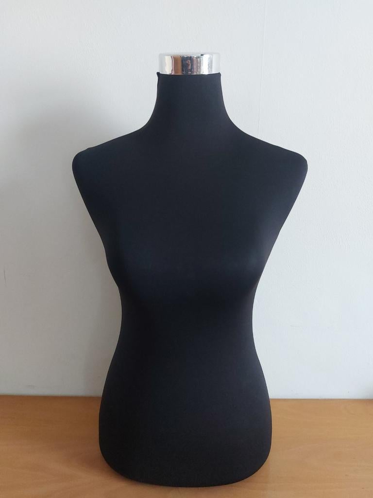 Mannequin femme, Enlèvement