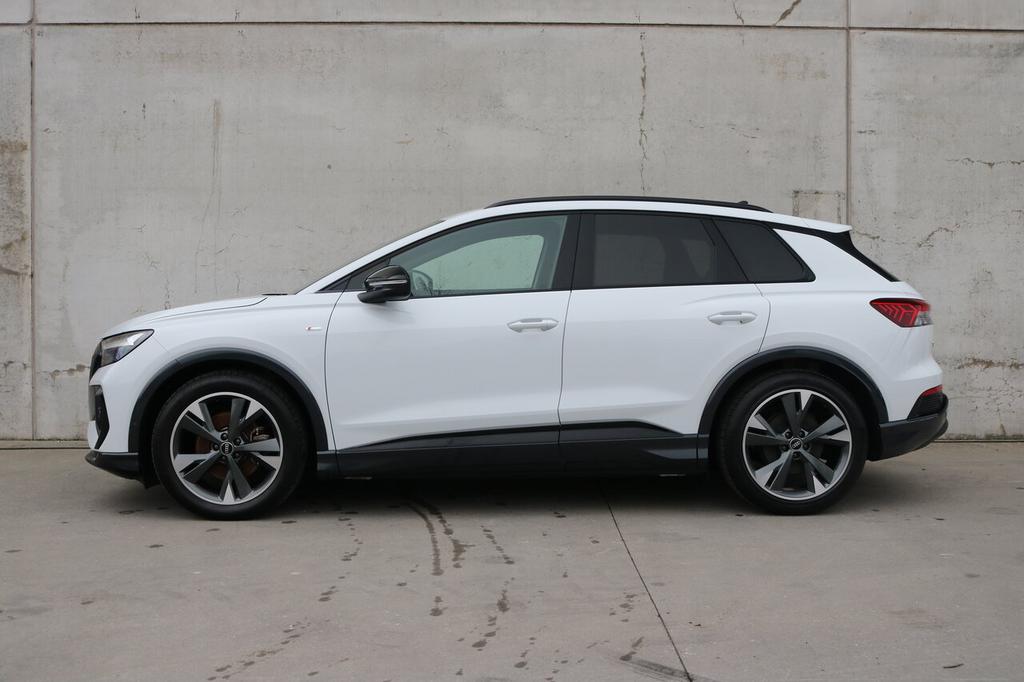 Audi Q4 e-tron Q4 e-Tron 35 S line, Auto's, https://public.car-pass.be/vhr/f4ecf451-151c-475a-9b69-3c38ed64bfcb, Beige, 0 kg, Parkeersensor