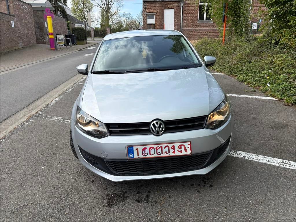 Volkswagen polo 1.4 essence 2010 prête a immatriculer, Auto's, Euro 5, Particulier, 66 kW, Velours